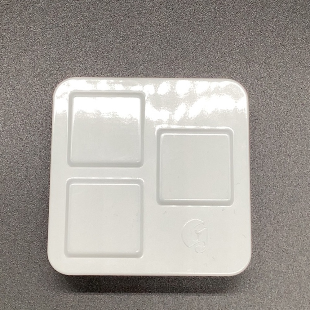 Glossier  Monochromes Eyeshadow Trio - Picture 4 of 7